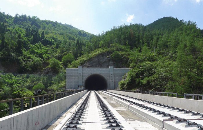 渝利项目施工现场近况—绿春坝隧道
