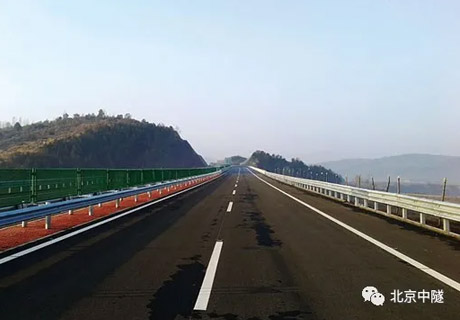 四川都汶高速公路路基施工