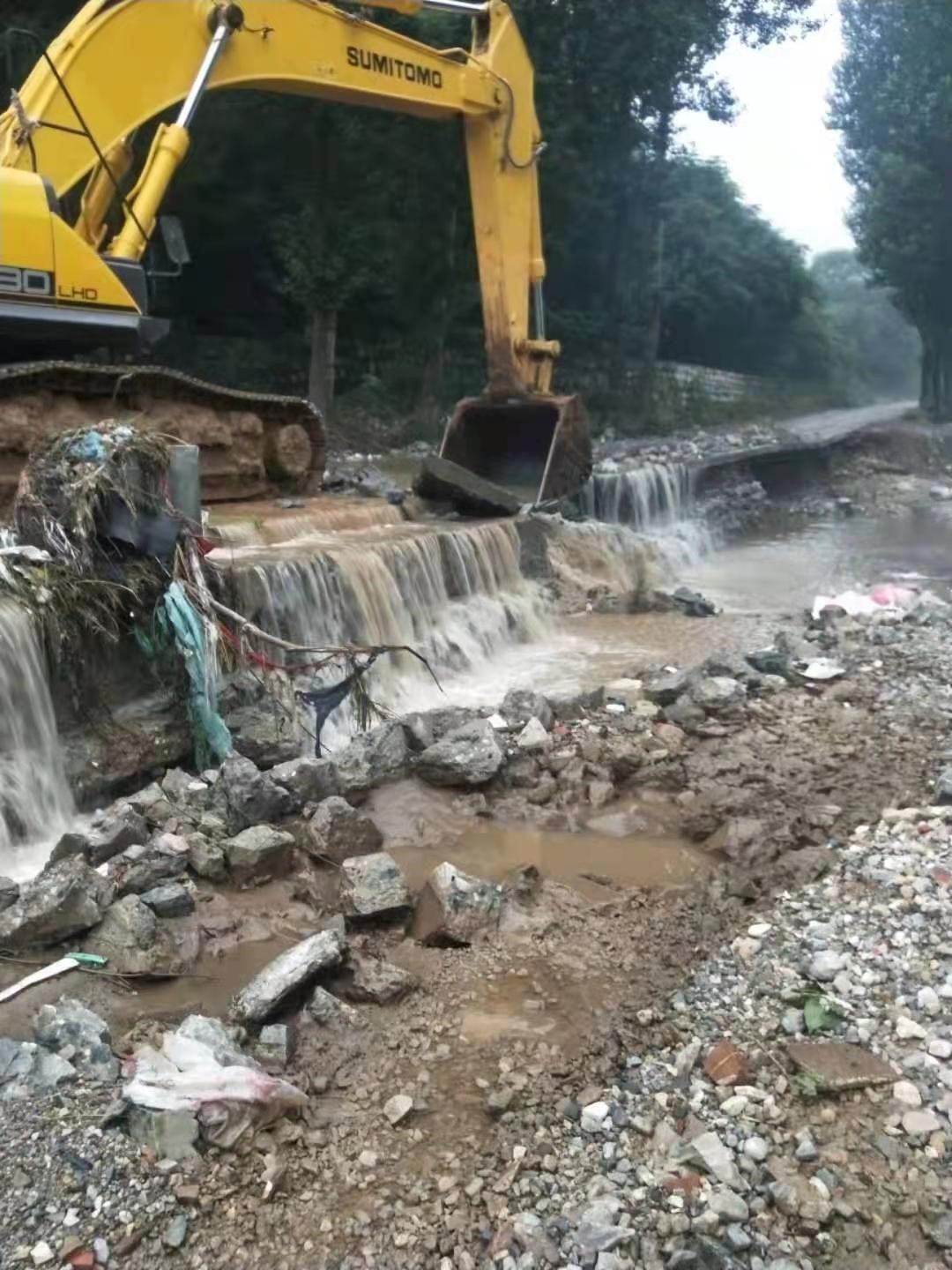 抗洪抢险     北京中隧在行动